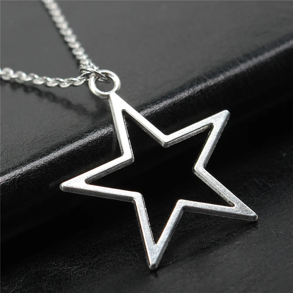 Vintage Hollow Star Pendant Necklace 36x33mm — Silver-Tone