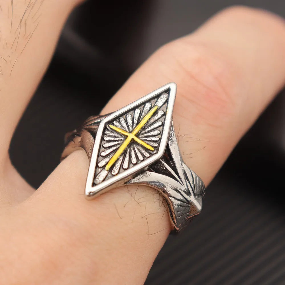 Vintage Knight Cross Amulet Ring for Men — Zinc Alloy