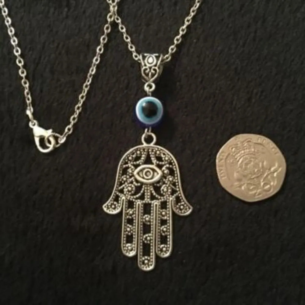 Gothic Retro Silver Color Hollowed-out Pattern Fatima's Hand Evil Eye Pendant Necklace for Women Men Halloween Amulet Jewelry