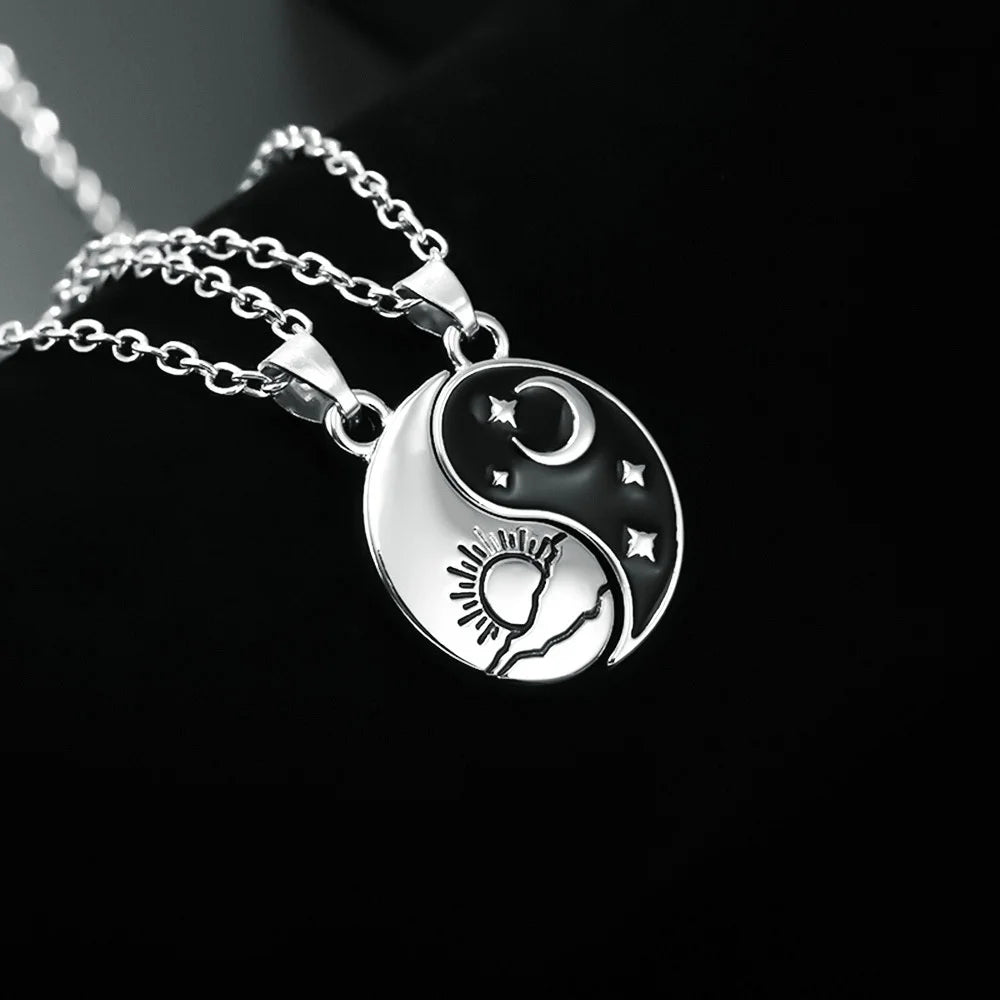 Vintage Sun Moon Tai Chi Necklace for Couple Chinese Style Yin Yang Dragon Pendant Clavicle Chain Best Friends Gift