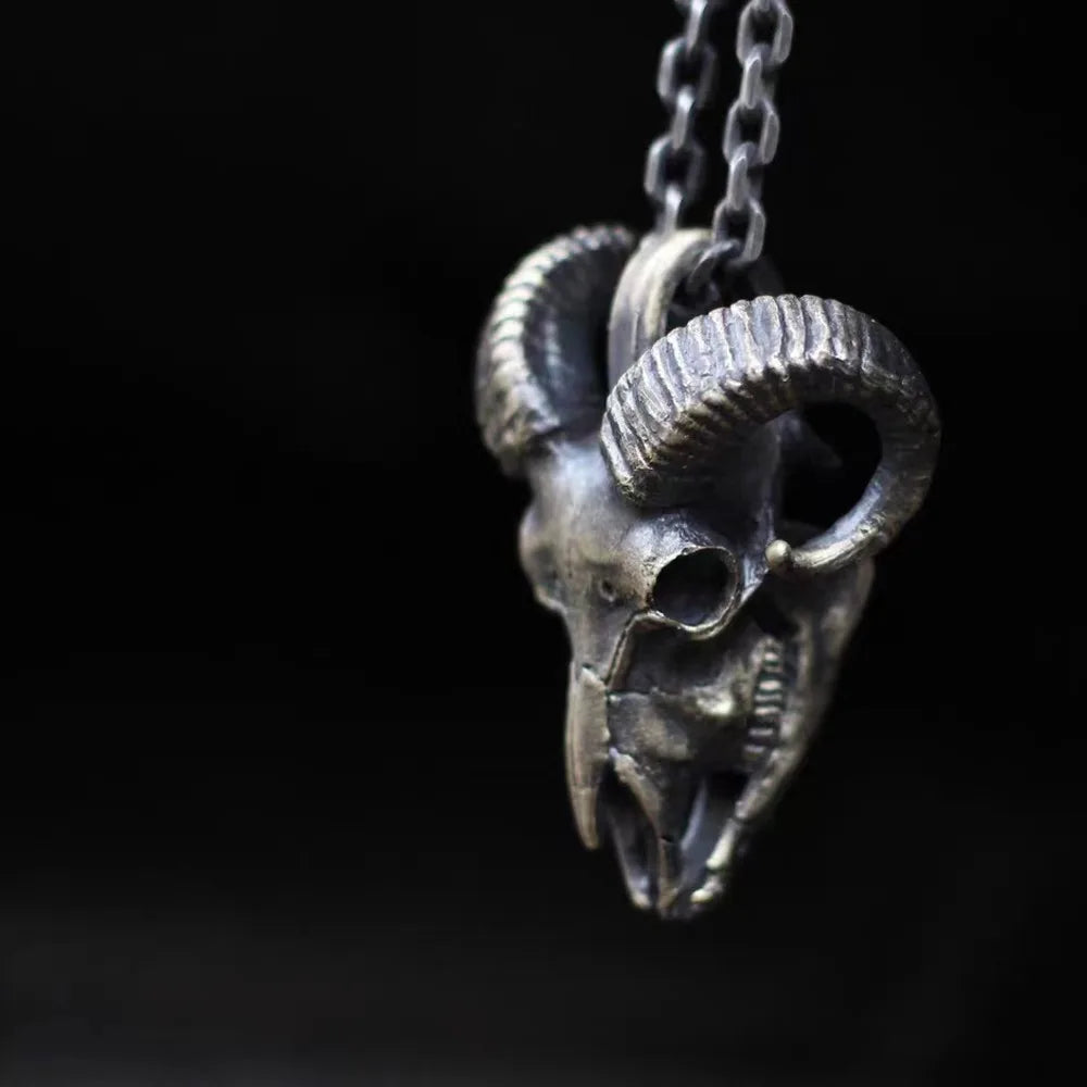 1 Piece of New Simple Trendy Skull Plate Goat Skull Pendant Necklace Punk Retro Men and Women Couple Pendant Jewelry Wholesale