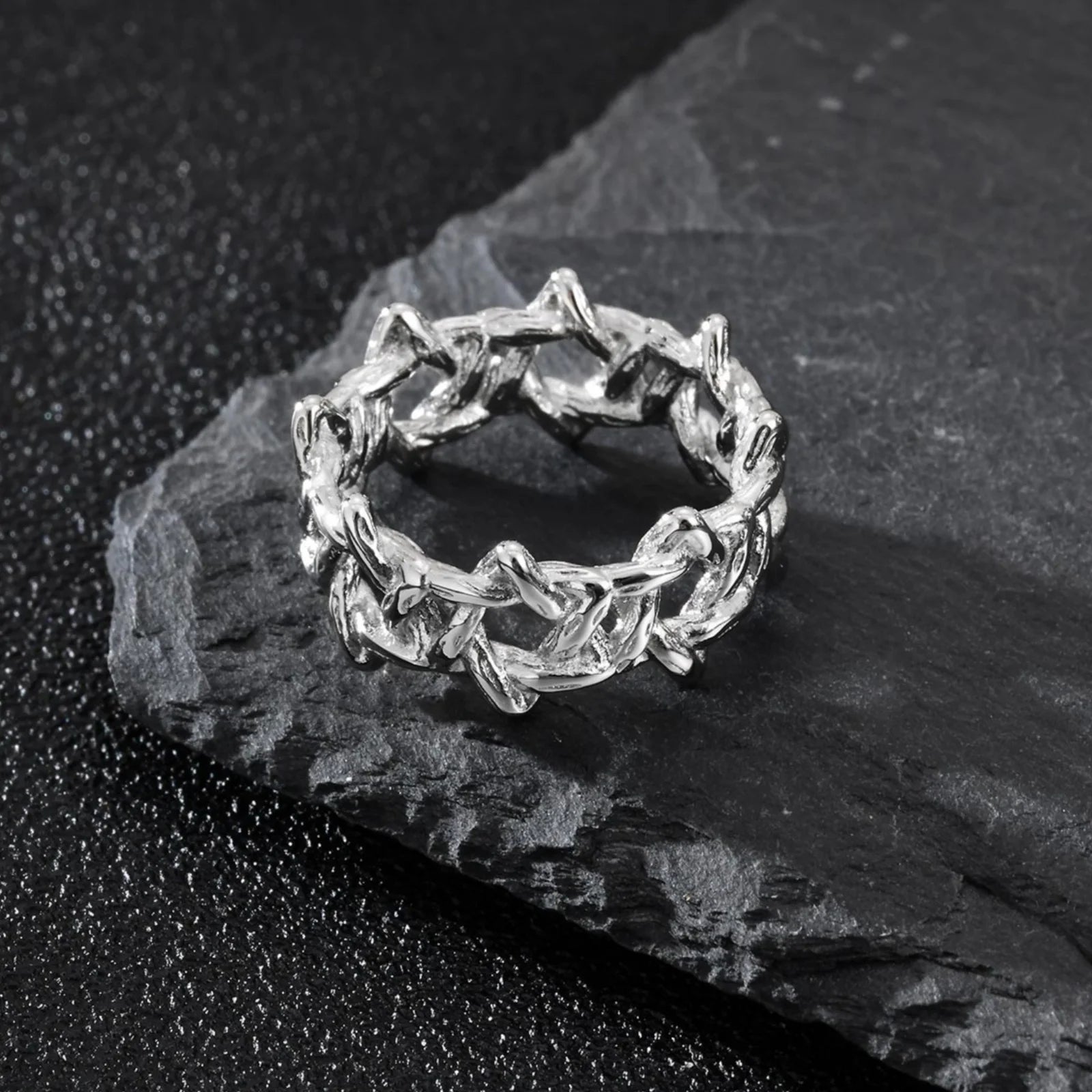 Irregular Thorns Star Ring — Stainless Steel