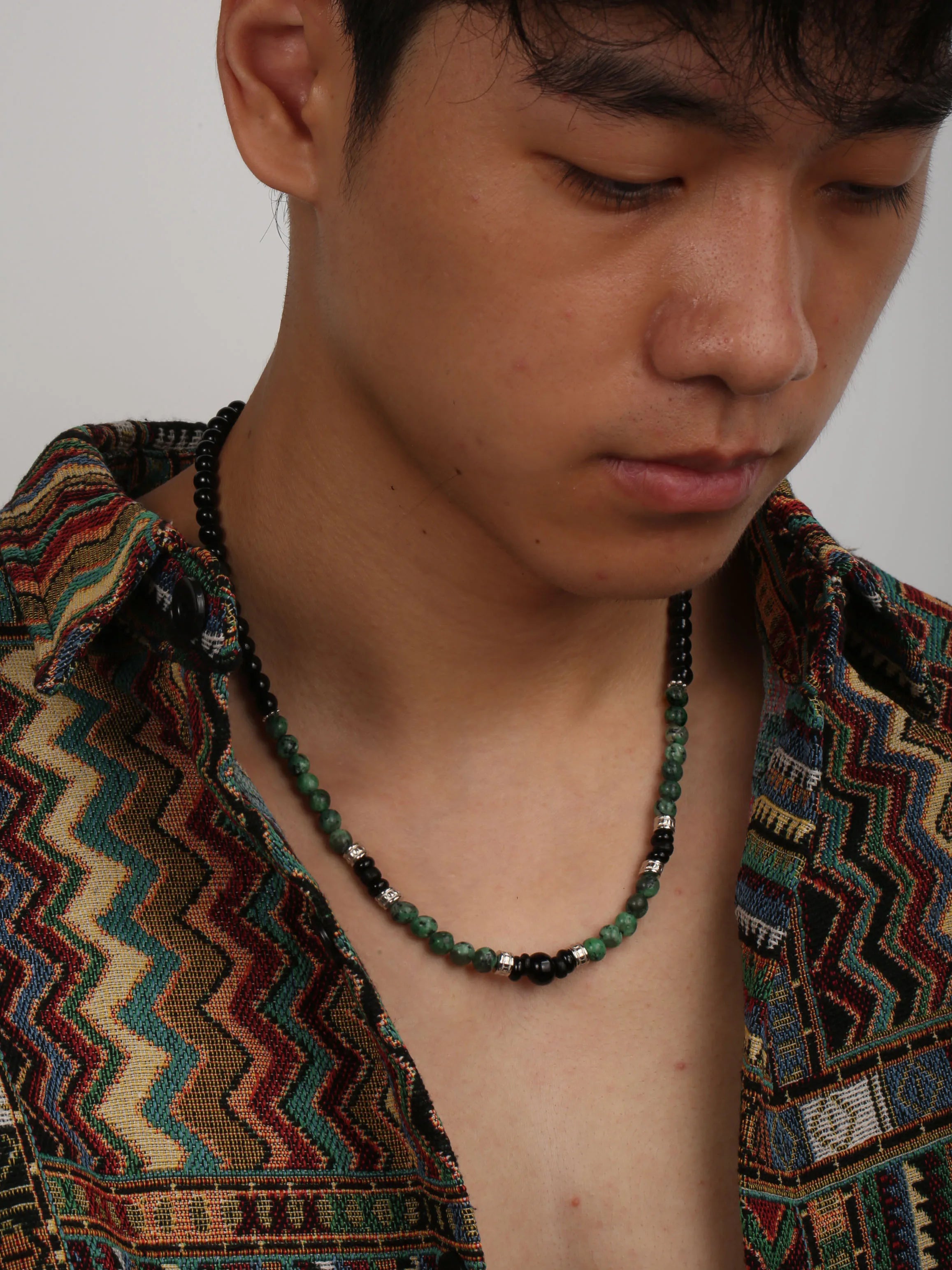1PC INGX Man's Retro Ethnic Style Natural Flash Stone Necklace for Men Black Beaded Surfer Necklace Man Jewelry Collar Hombre