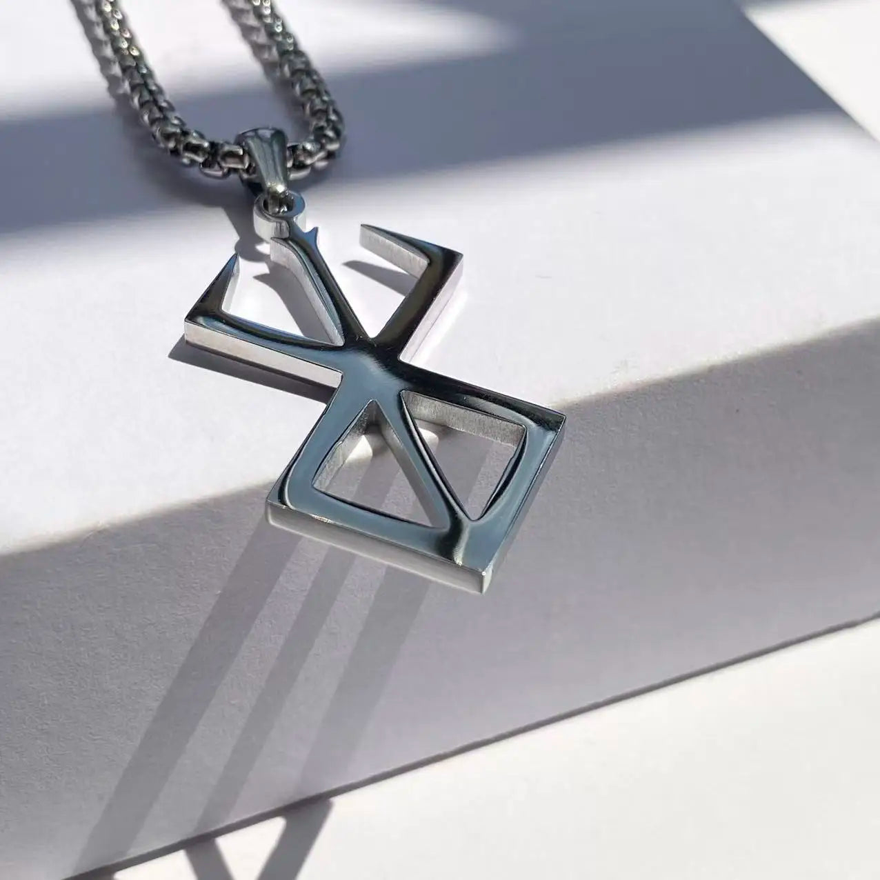High-quality stainless steel Berserker Rune Symbol Necklace Nordic Logo Steel Emblem Norse Amulet Talisman Sign Necklace Jewelry