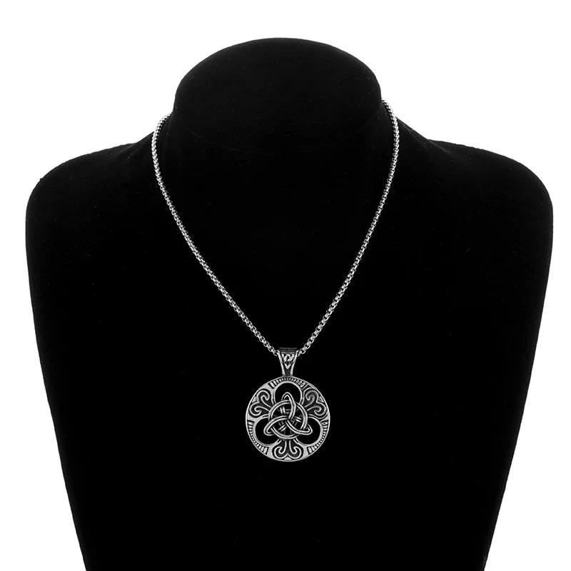 Jewelry Round Celtic Knot Necklace for Men Nordic Rune Amulet Fashion Sweater Necklace Gift