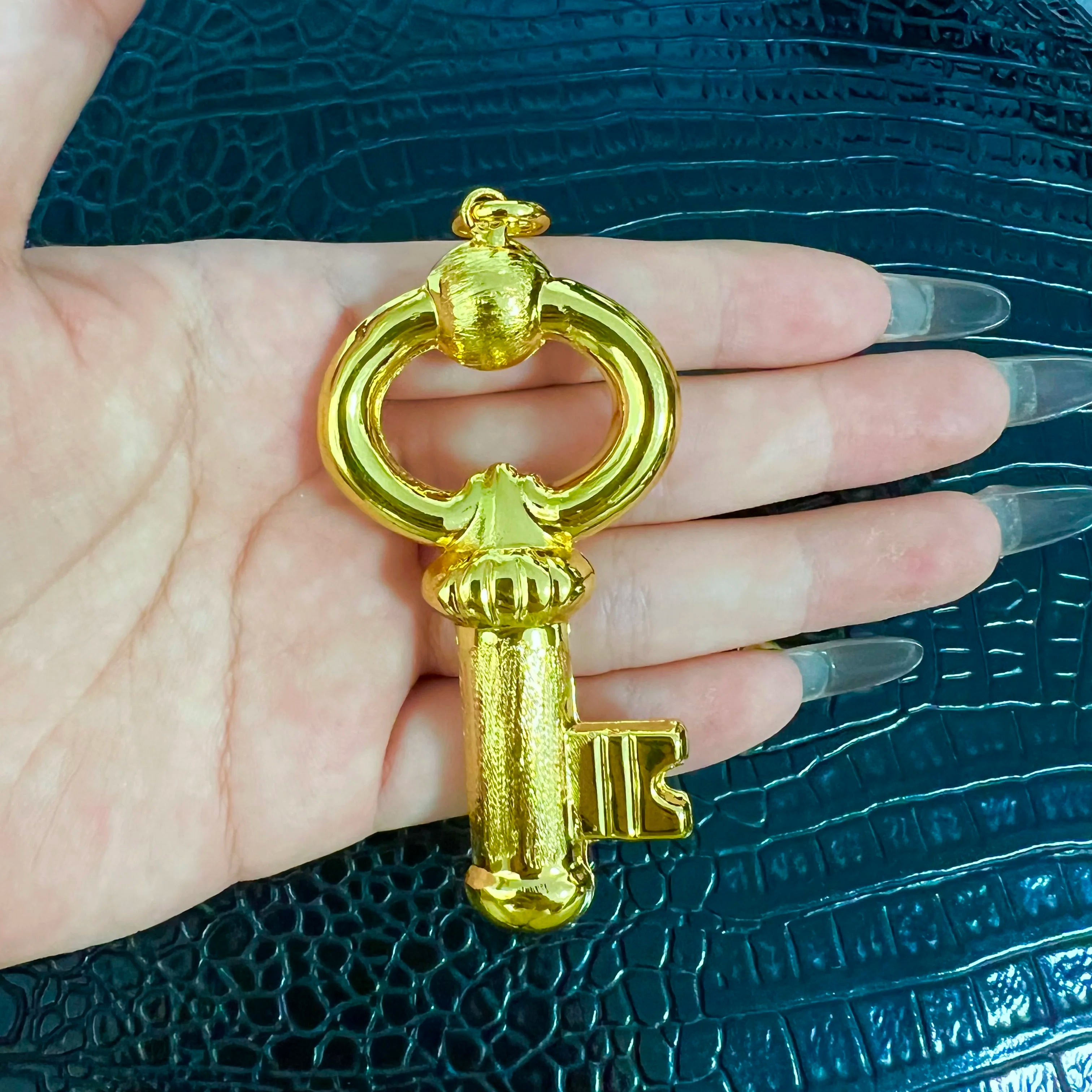 Gold Pendant Necklace