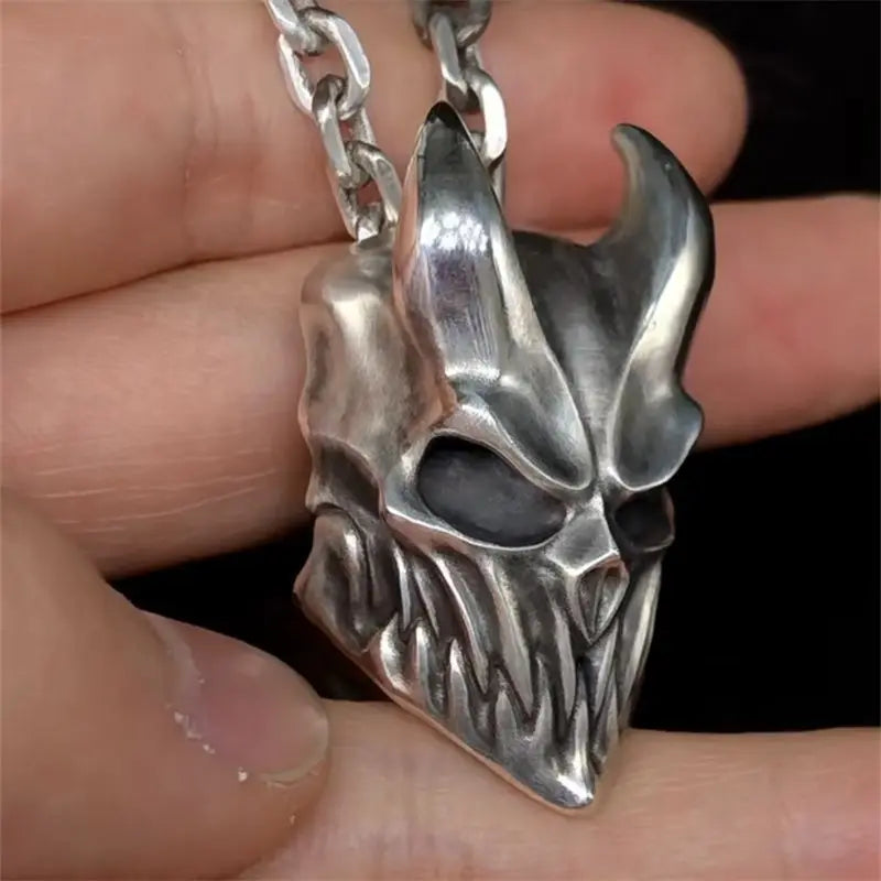 Retro Domineering Ghost Skull Pendant Necklace Men's Personalized Punk Hip-Hop Cool Halloween Jewelry Gift