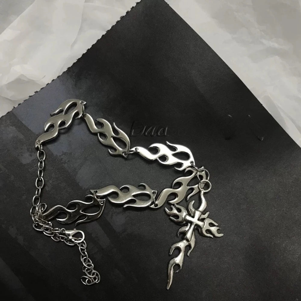 Fashion Hip-hop Sliver Color Flame Cross Crow Skull Pendant Necklace for Women Men Couple Gothic Halloween Party Jewelry Gifts