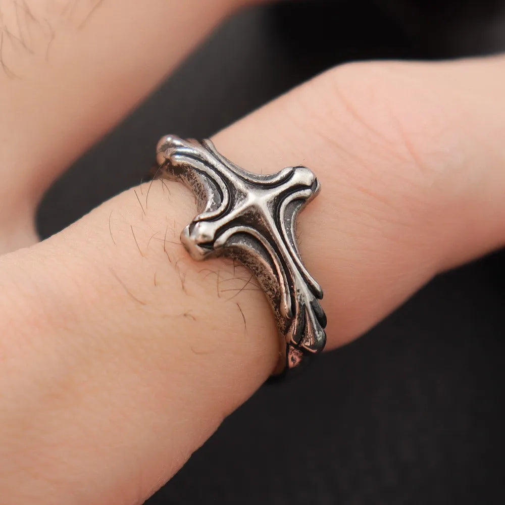 Vintage Knight Cross Amulet Ring for Men — Zinc Alloy