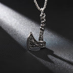 Fashion Wolf Totem Axe Necklace Wolf Head Amulet Pendant Hip Hop Punk Necklaces for Men Gothic Jewelry Party Personality Gift