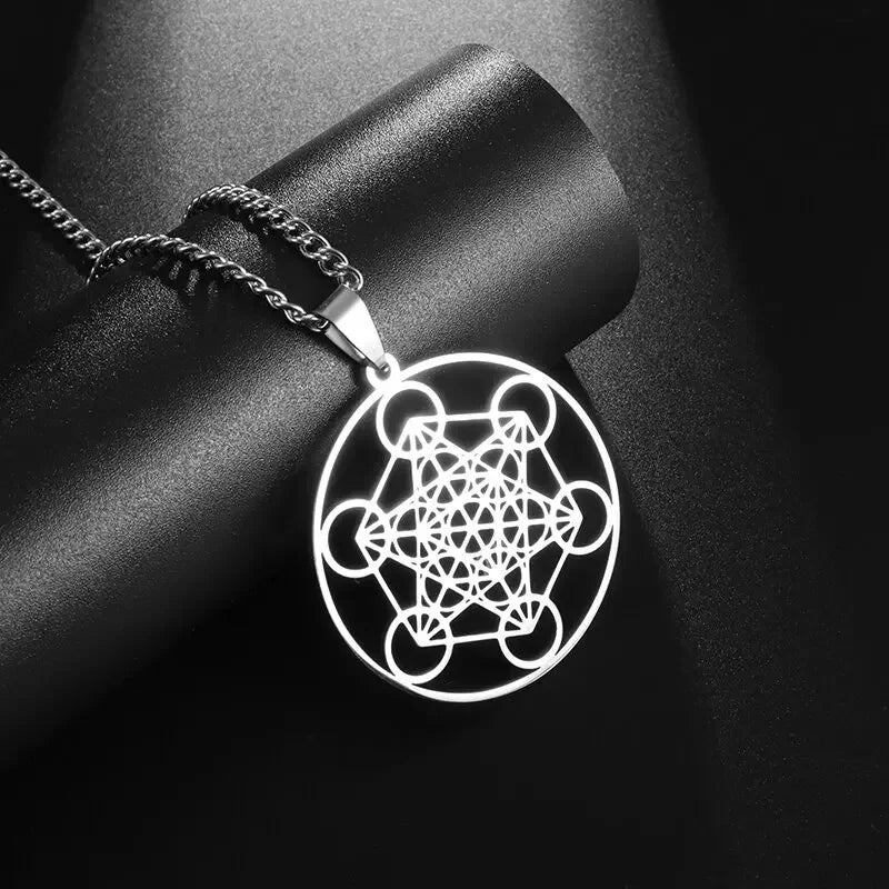 New Twisted Mobius Silver Color Pendant Men and Women Couple Hip Hop Student Pendant Anniversary Jewelry Gift