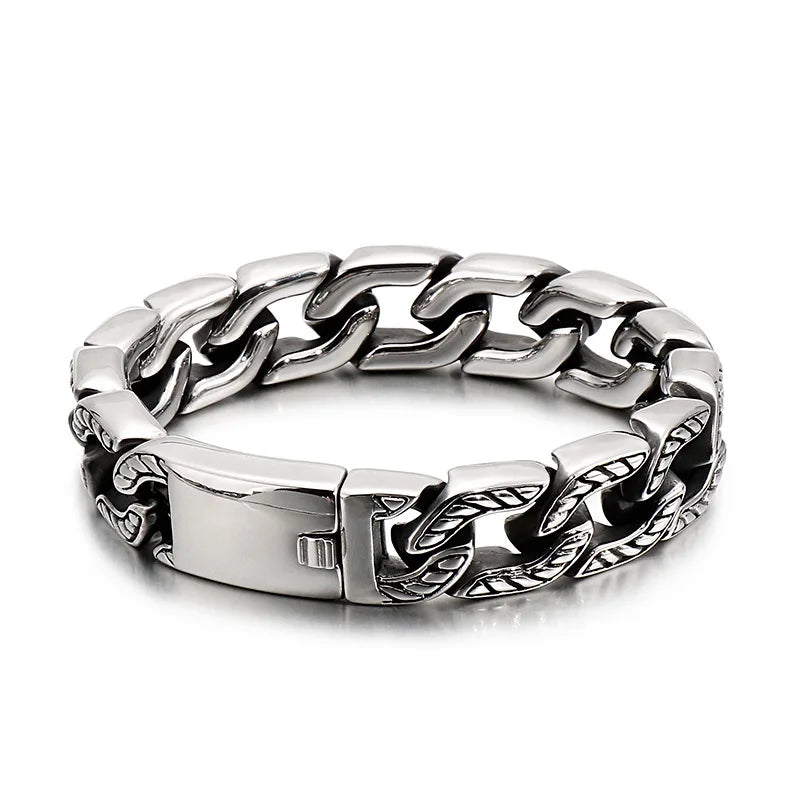 Skull Pattern Bracelet — Stainless Steel