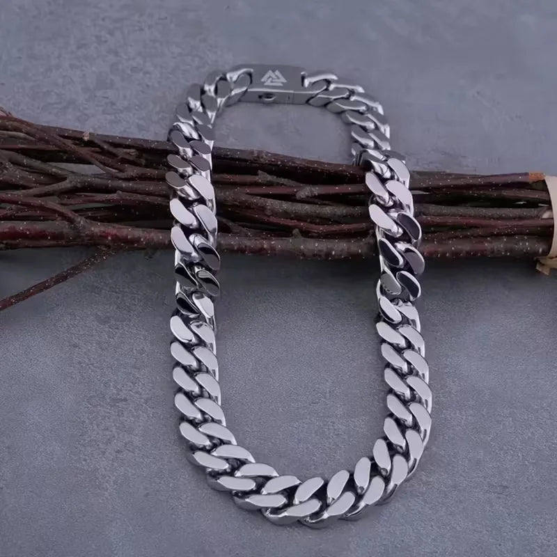 A shiny 316 stainless steel color-preserving hip-hop style necklace, trendy Nordic Viking Cuban chain for men