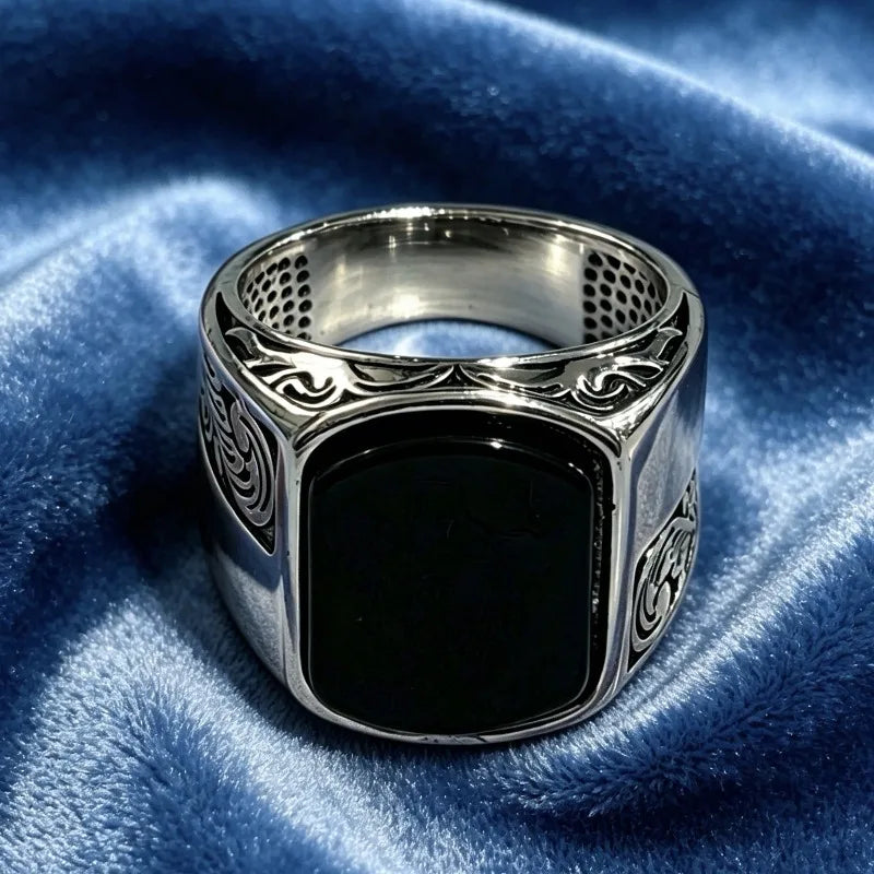 Retro Men's Bold Black Zircon Ring, Carved Edged Men's Ring, Daily Versatile Commute & Evening Accessories