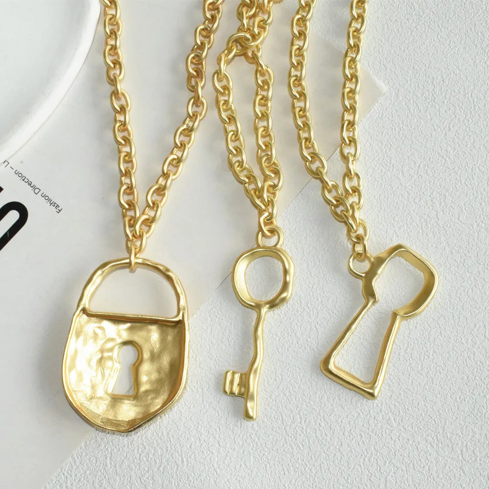 Brand Fashion Show Metal Alloy Key Lock Pendant Necklace For Women Fashion Jewelry Gorgeous Sweater Chain Statement