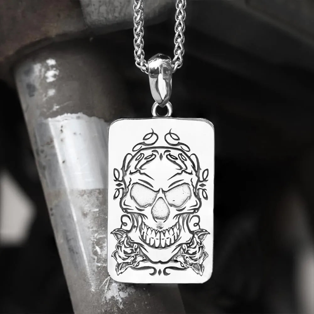 Punk Poker Spade Skull Pendant Necklace — Steel