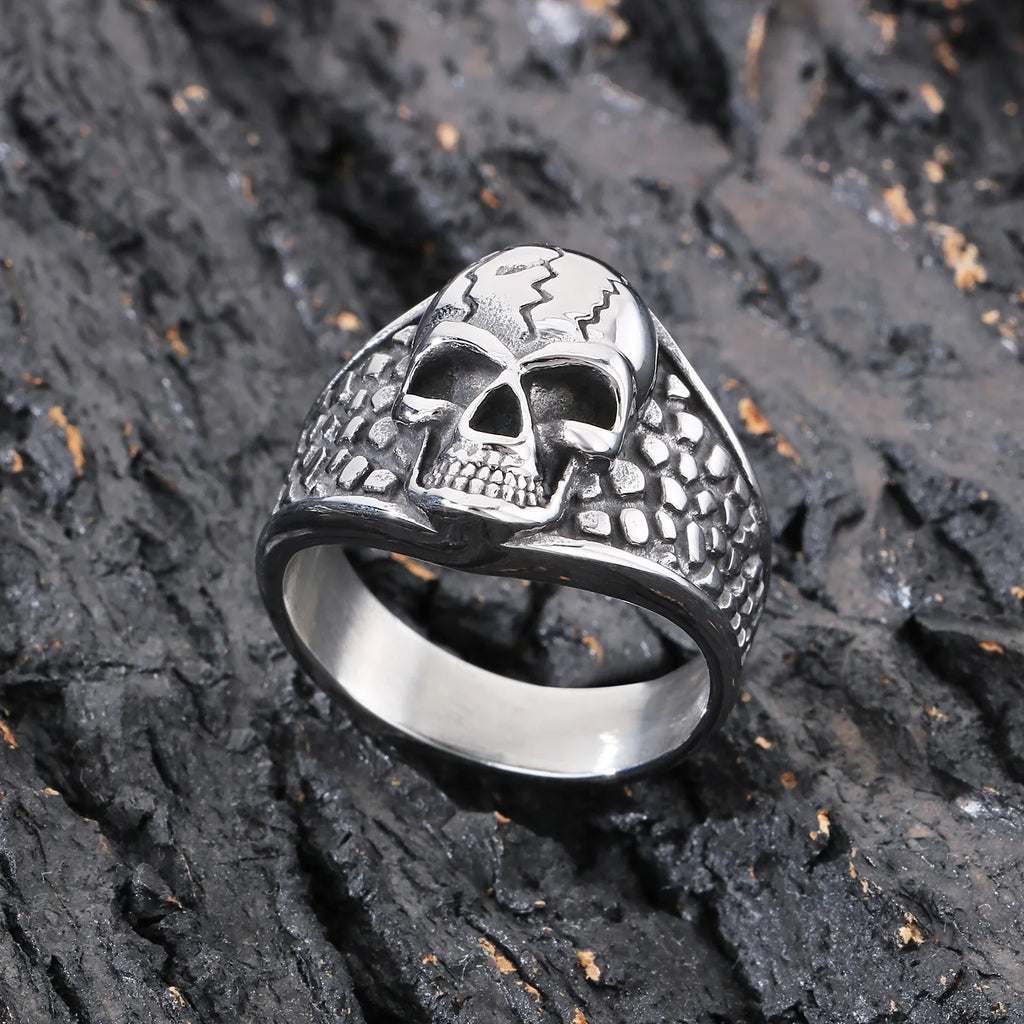 Stainless Steel Men Skull Ring Retro Cracked Skull Biker Ring Textured Band Vintage Punk Rock Fashion Jewelry for Men