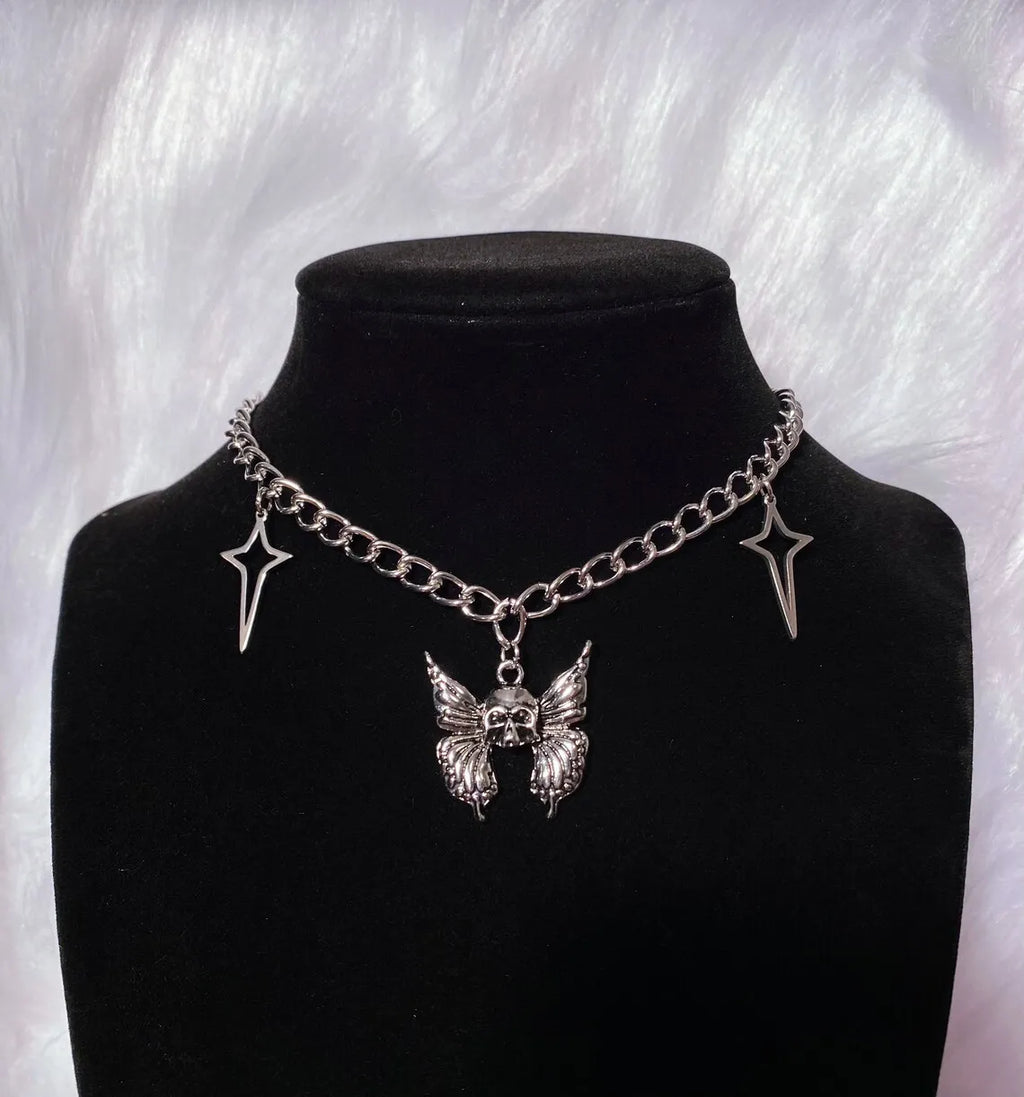 Gothic Crow Skull Necklace For Women man Fashion Vampire Bat Accessory Punk Jewelry Gift Circle Pagan Vintage Moth Charm Choker
