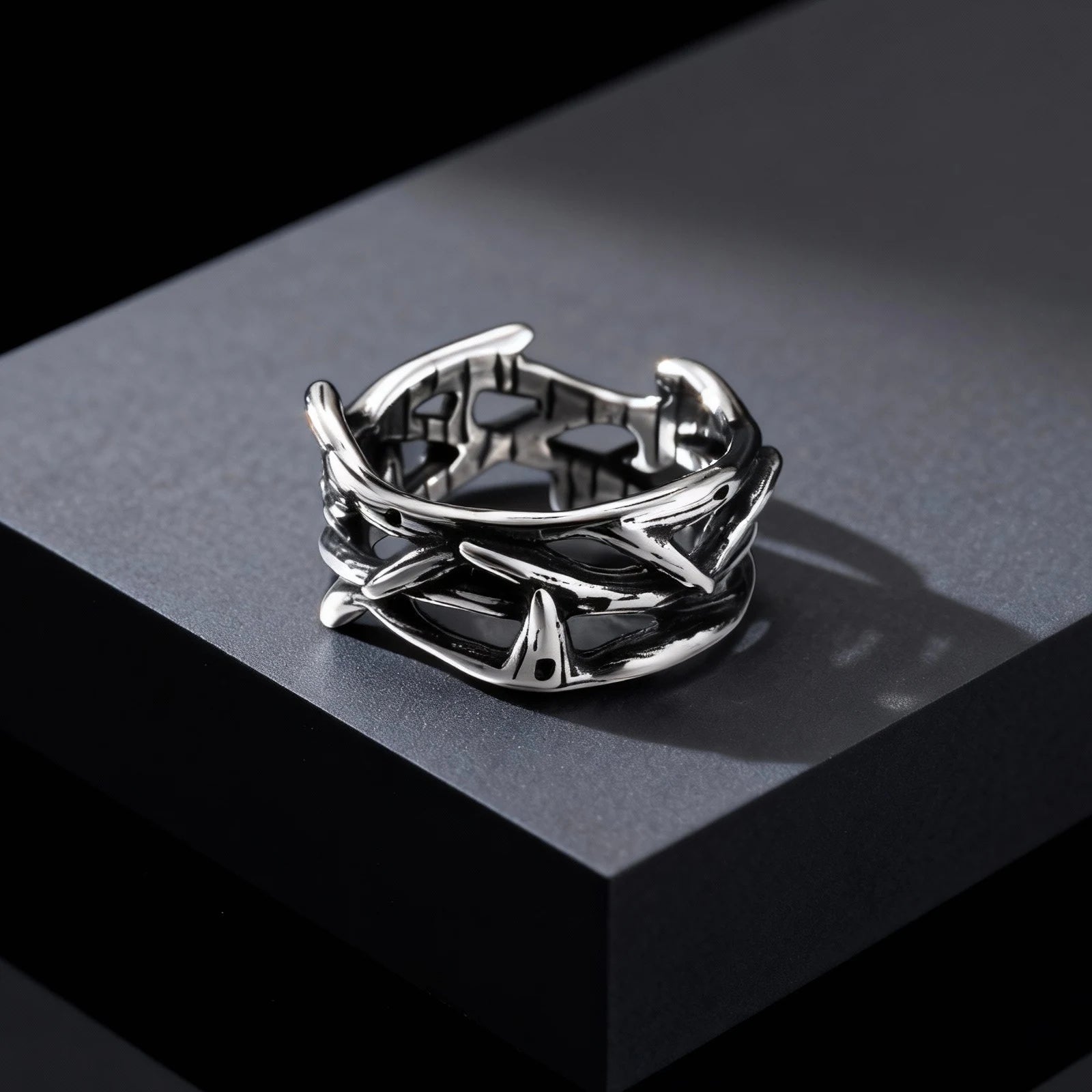 Hollow Thorns Band Ring — Stainless Steel