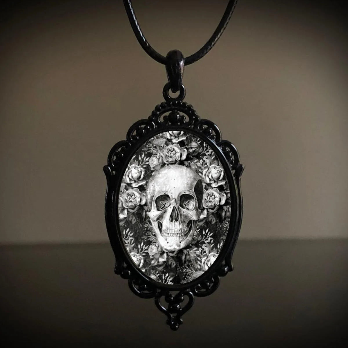 Gothic Crow Black Forest Charm Necklace Fashion Witch Jewelry Gift Pagan Cross Black Cat Skull Glass Pendant Necklace