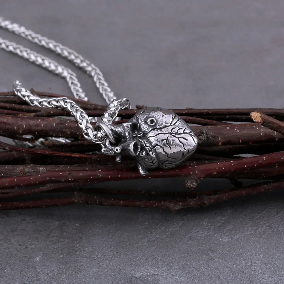 Fashion Hip Hop Heart Necklace Stainless Steel For Men and Women Punk Vintage Biker Pendant Charm Lucky Heart Jewelry
