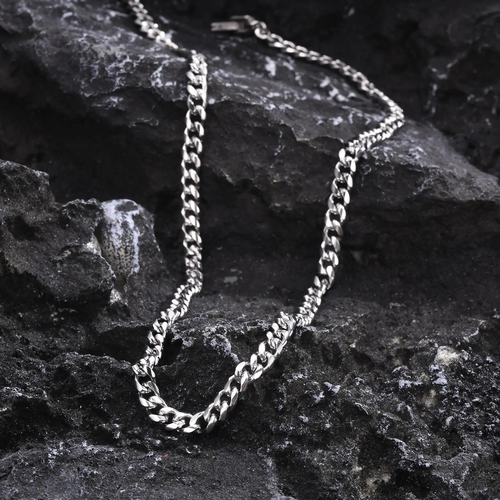 Vnox Never Fade 5mm/6mm/8mm Steel Cuban Chain Necklace for Women Men,Waterproof Silver Color Unisex Miami Curb Link