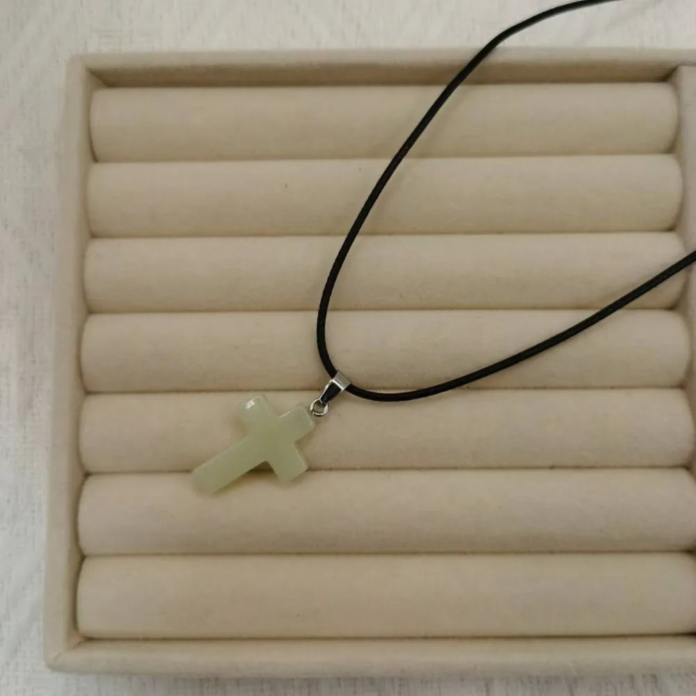 Noctilucent Glowing Necklace Classic Cross Design Pendant Necklaces Luminous Necklace Night Fluorescence Glow In Dark Necklace