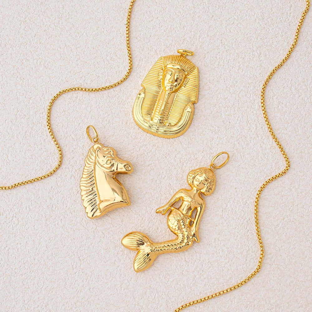 Gold Pendant Necklace