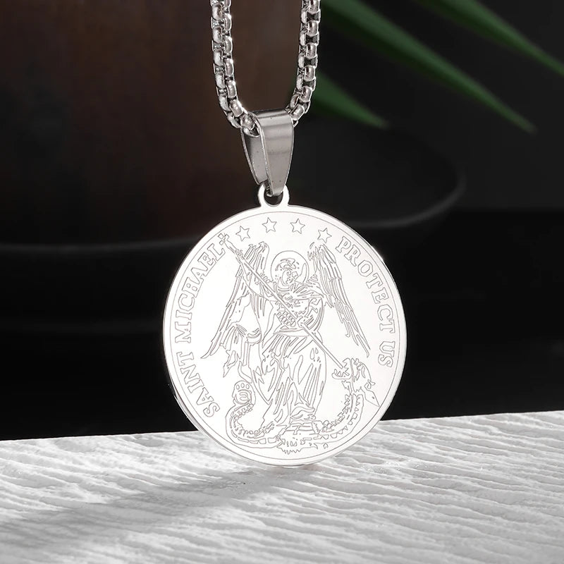 New Gold Color Crucifix Image Men\\'s Pendant Christ Miami Cuban Religious Necklace for Daily Wear Fashion Jewelry