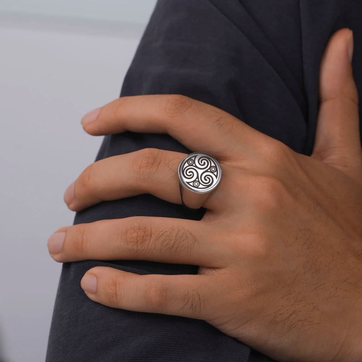 LIKGREAT Stainless Steel Rings for Men Triskele Triple Spiral Symbol Amulet Solomon Signet Ring Punk Occult Magic Pagan