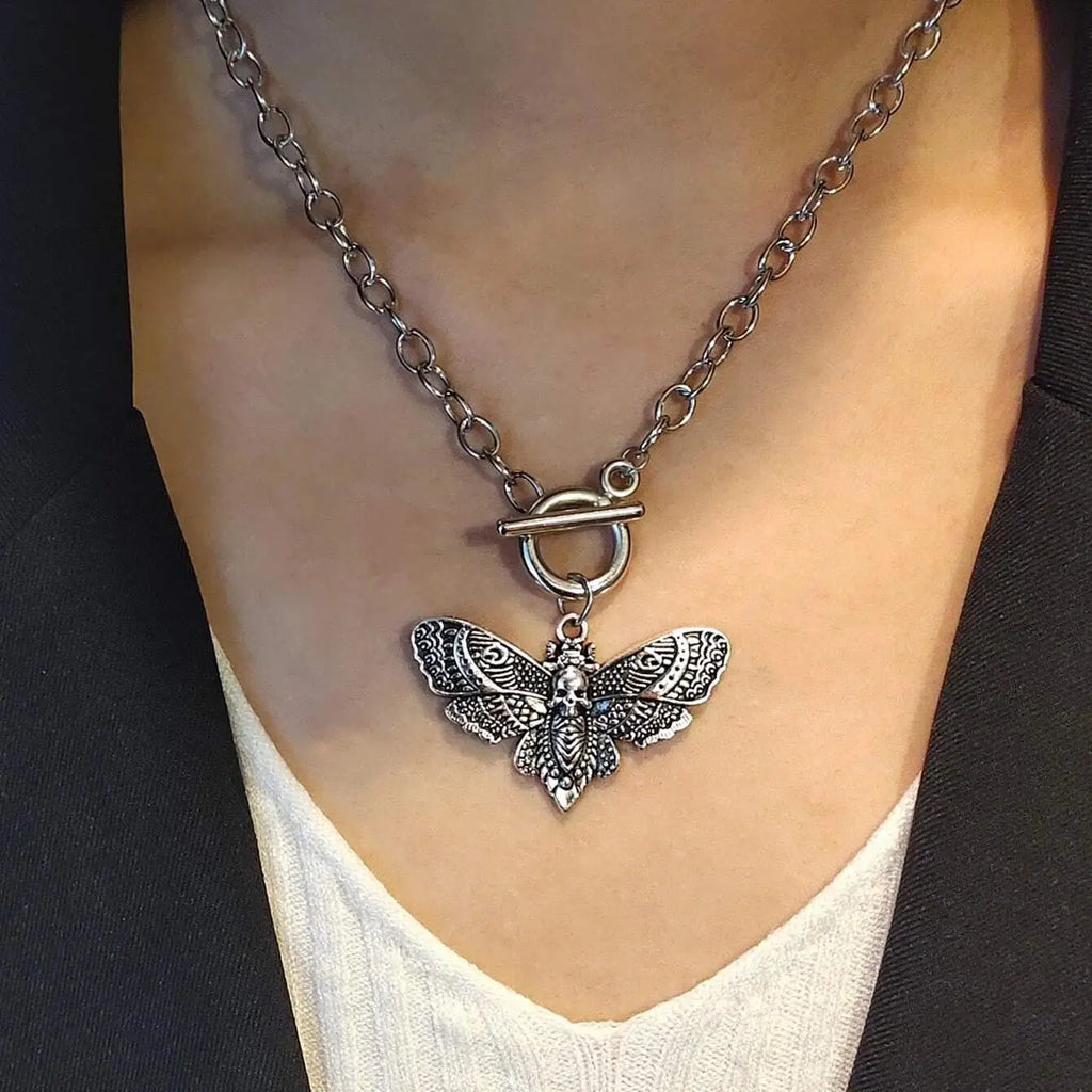 Gothic Crow Skull Necklace For Women man Fashion Vampire Bat Accessory Punk Jewelry Gift Circle Pagan Vintage Moth Charm Choker
