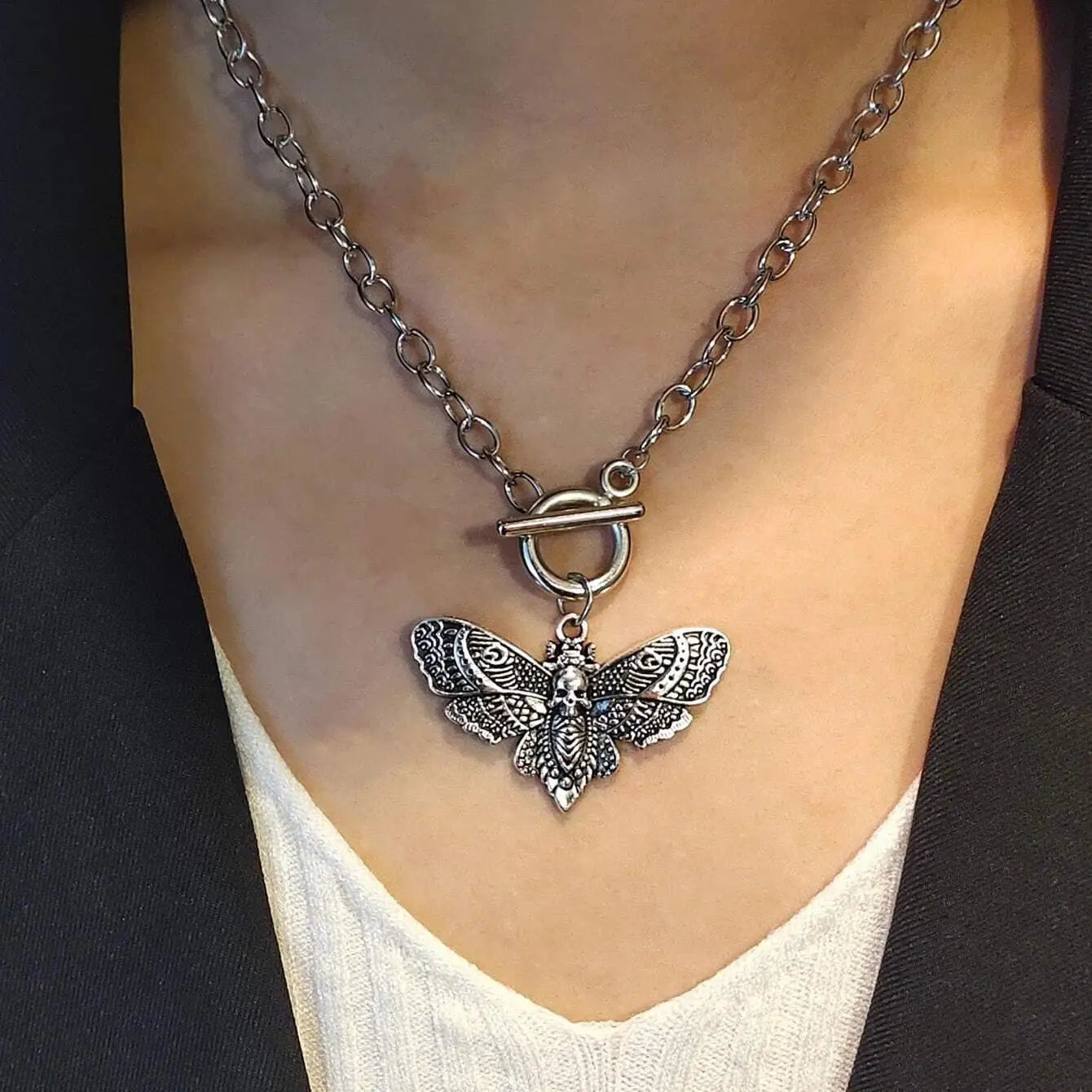 Gothic Crow Skull Necklace For Women man Fashion Vampire Bat Accessory Punk Jewelry Gift Circle Pagan Vintage Moth Charm Choker
