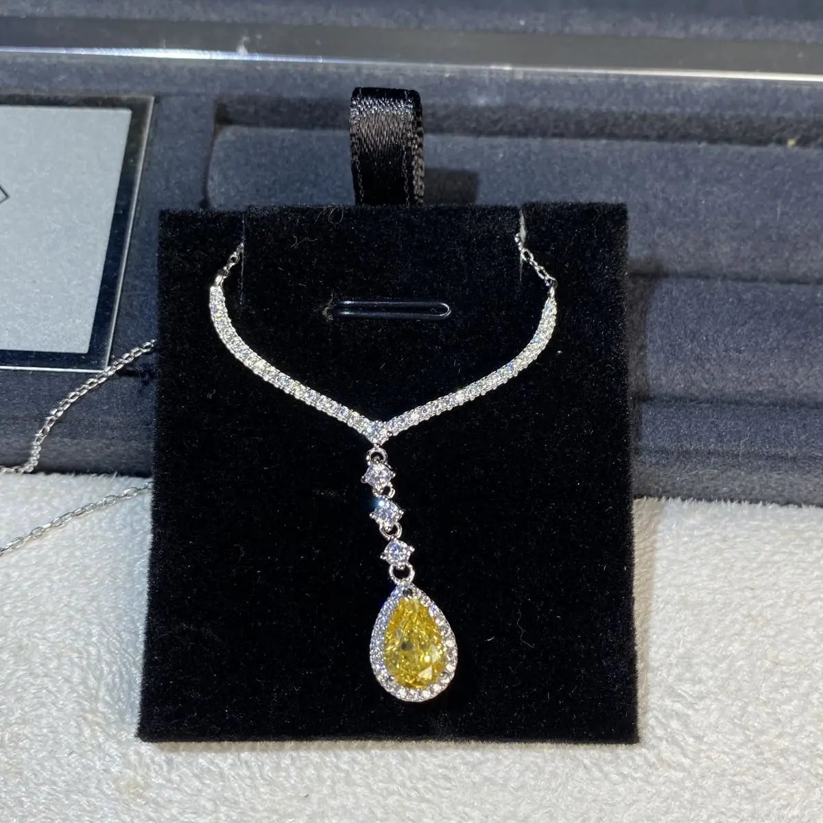 Luxury Solid Platinum PT950 Women's Ice Flower Cut Drops Diamond Pendant Necklace
