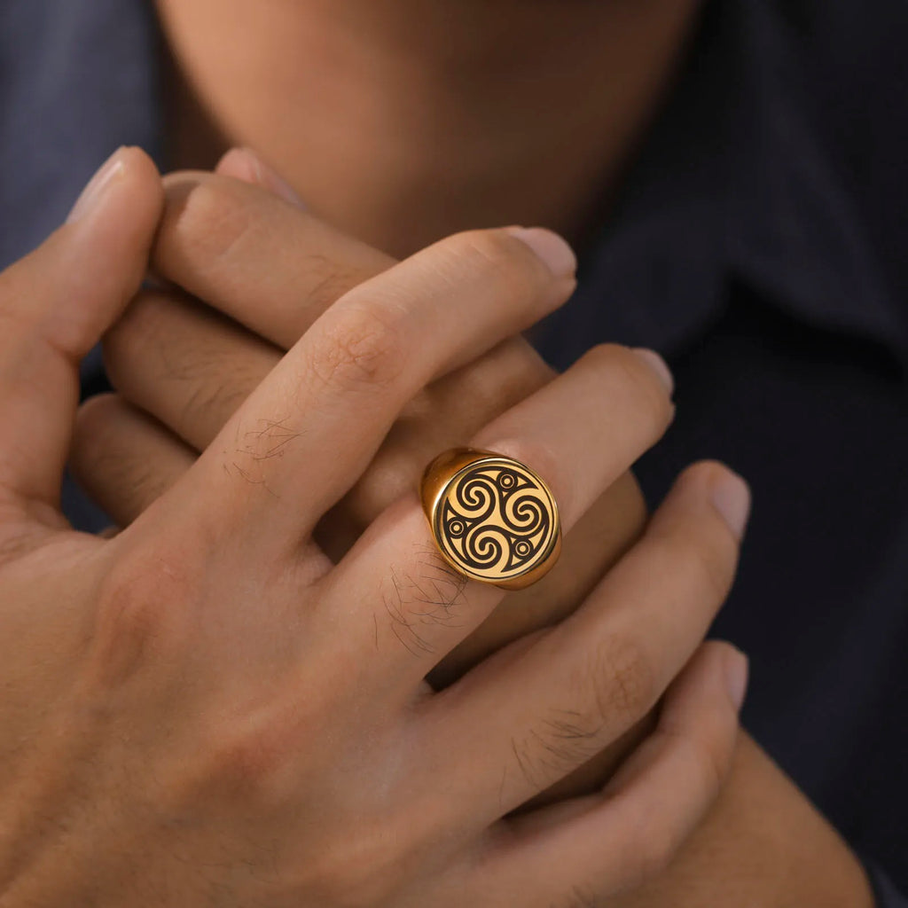 LIKGREAT Stainless Steel Rings for Men Triskele Triple Spiral Symbol Amulet Solomon Signet Ring Punk Occult Magic Pagan
