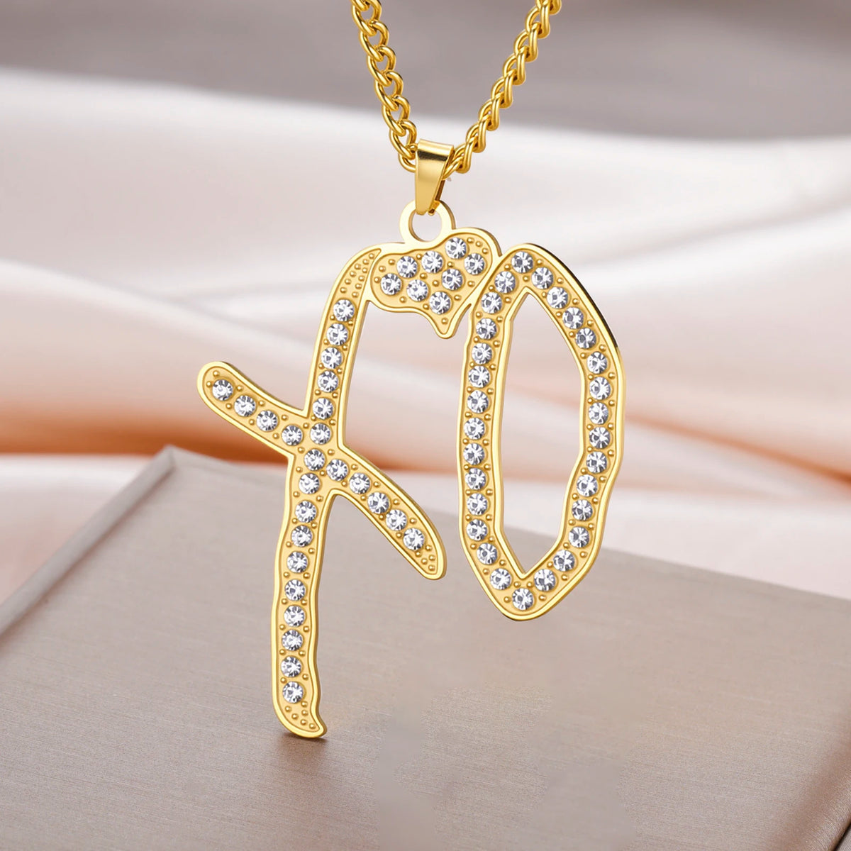 Hip Hop XO Necklace Pendant Hip Hop Rock Rapper Jewelry Necklace for Women Men