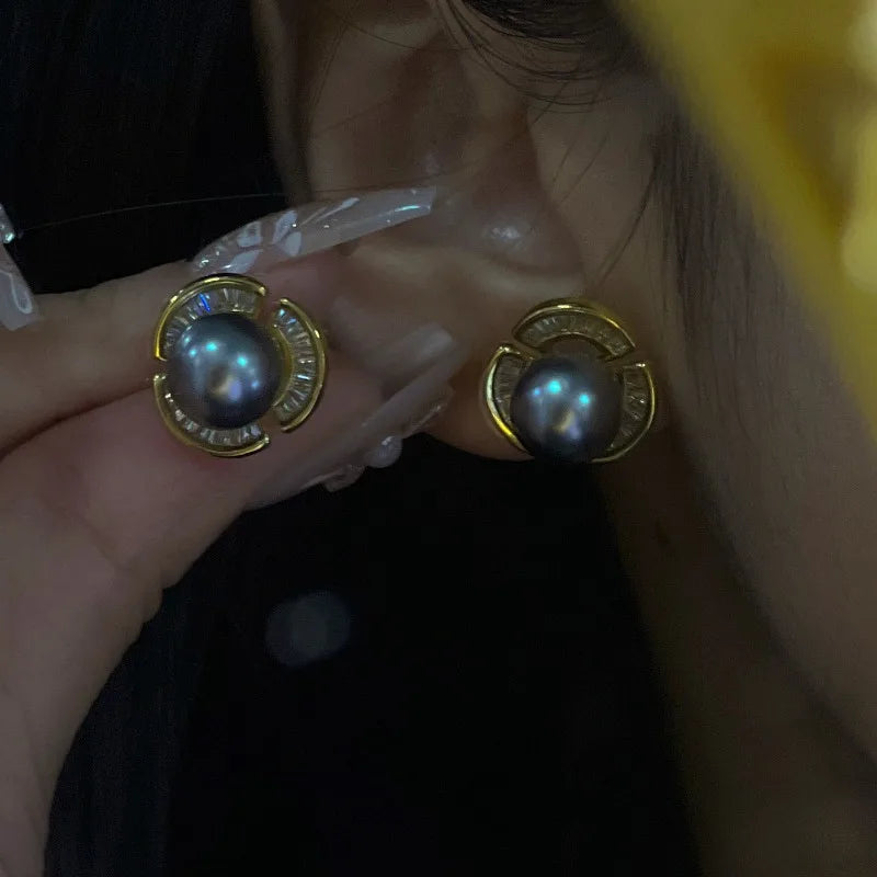18K Gold Pearl Stud Earrings — Gold
