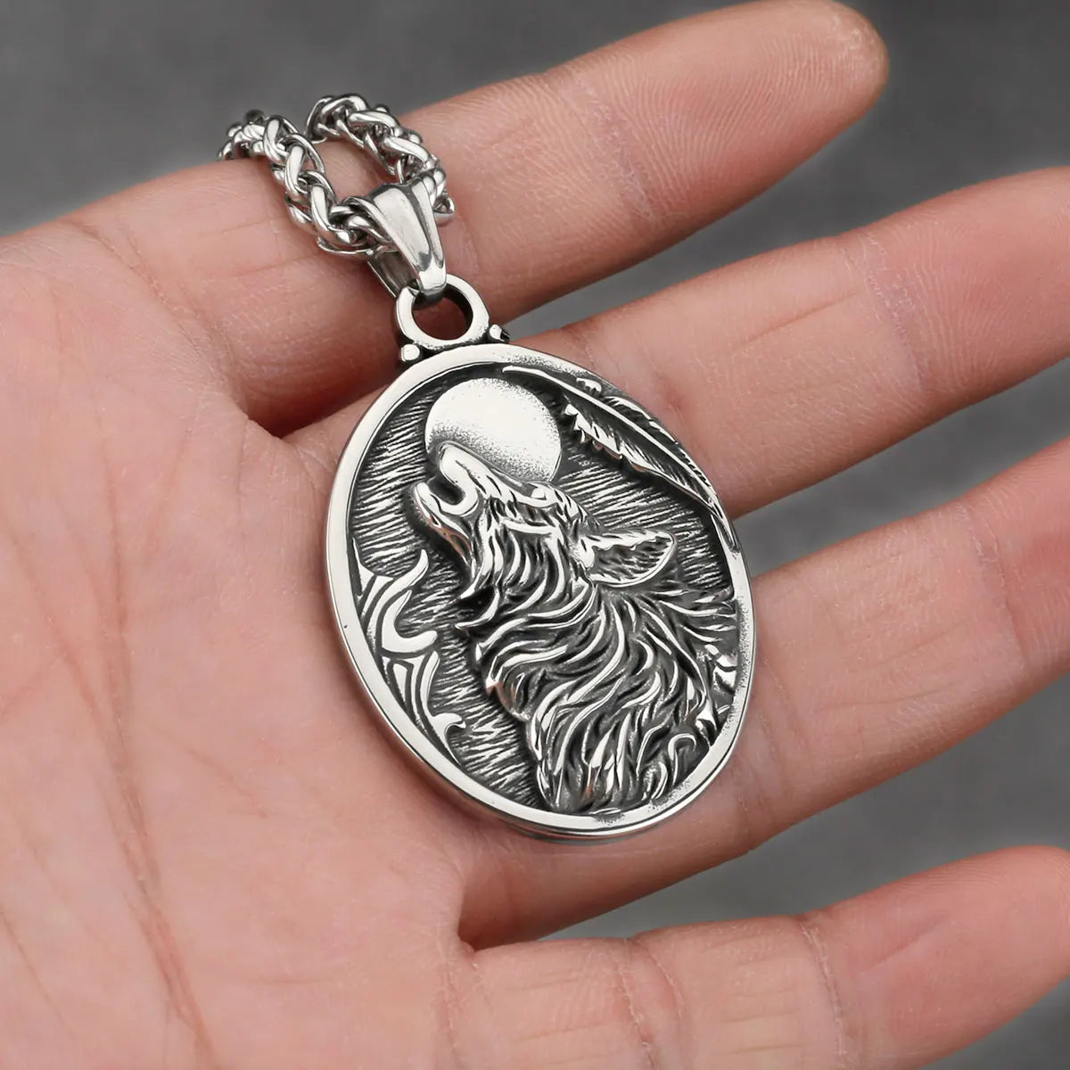 Vintage Stainless Steel Viking Wolf Howling to the Moon Pendant Necklace Nordic Boyfriend Gift Jewelry Wholesale