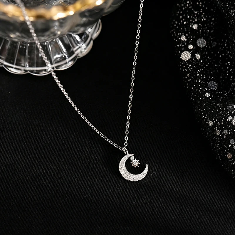 Fresh Star Moon Pendant Necklace for Women Sparkling Elegant Dainty Neck Accessory Charms Gentle Wedding Party Jewelry
