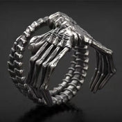 Alien Skeleton Skull Claw Ring — Stainless Steel