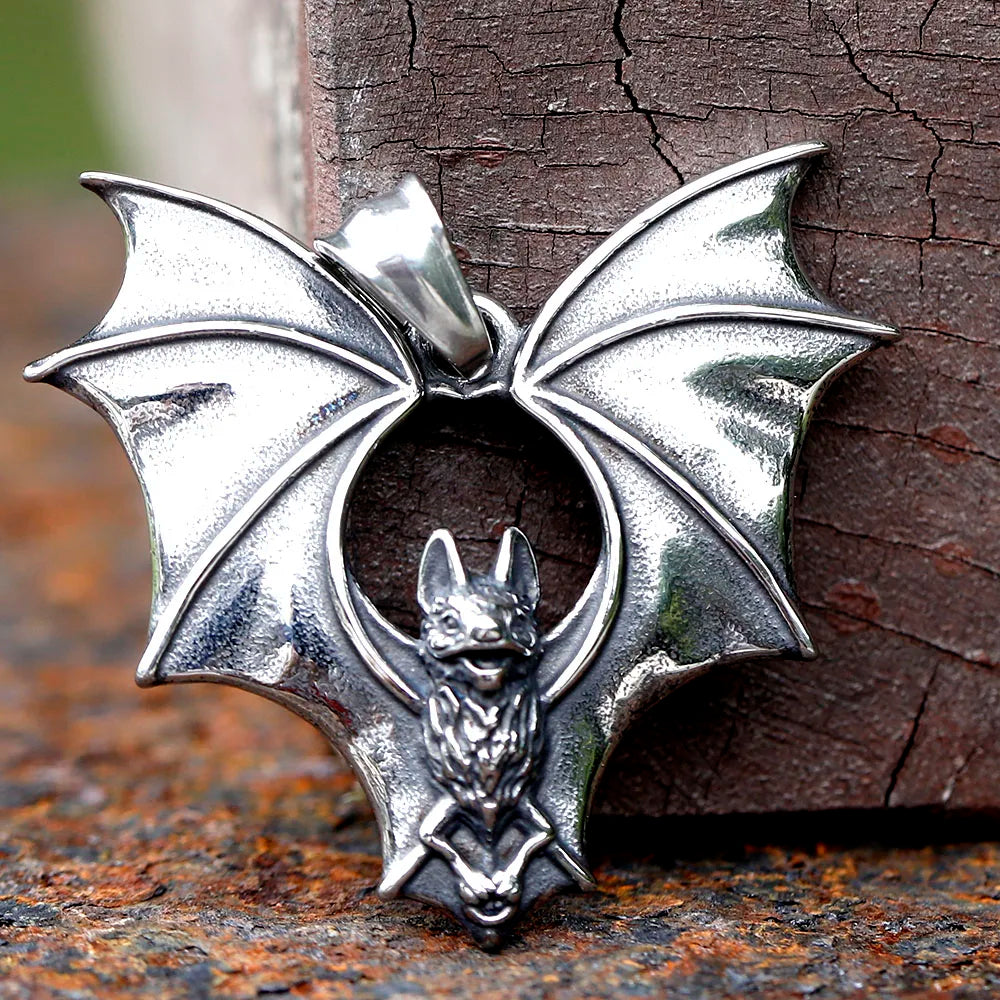 2023 New Design Stainless Steel Bat Pendant Detailed Necklace Punk Biker Animal Jewelry High Quality Gift Accessories