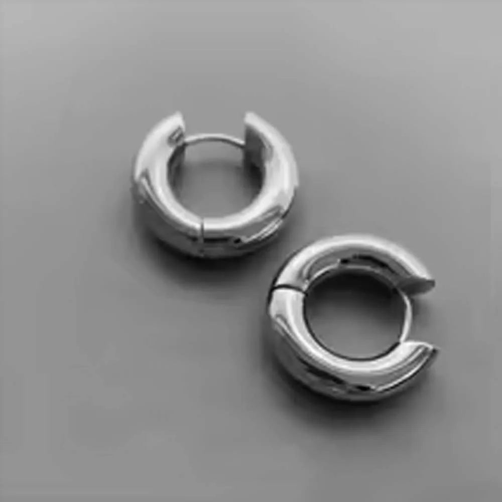 Chunky Smooth Round Hoop Earrings 20mm — Stainless Steel