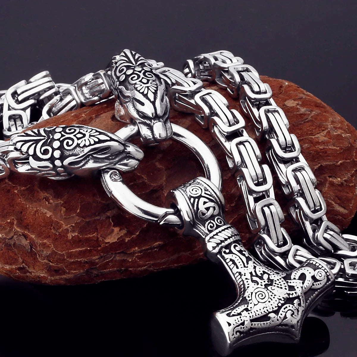 Nordic Celtic Wolf Men's Necklace Pendant Viking Wolf Head Stainless Steel Pendant Scandinavian Rune Amulet Jewelry