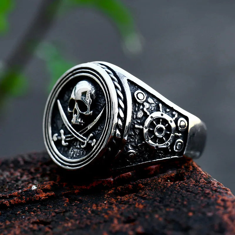 Pirate Navigation Skull Ring — Gothic