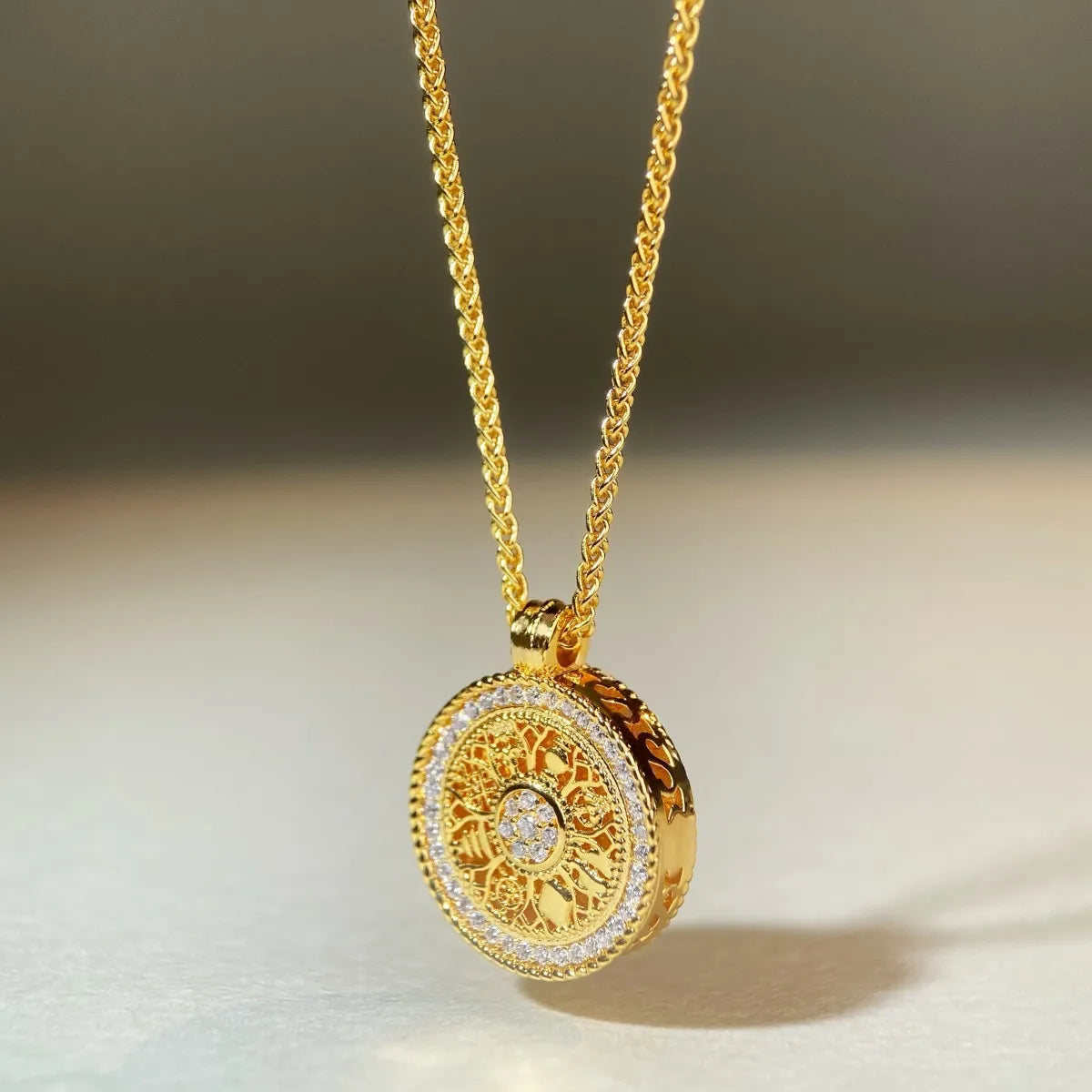 Luxurious 9999 24K real gold ancient gold rotating compass pendant necklace for men and women in retro style