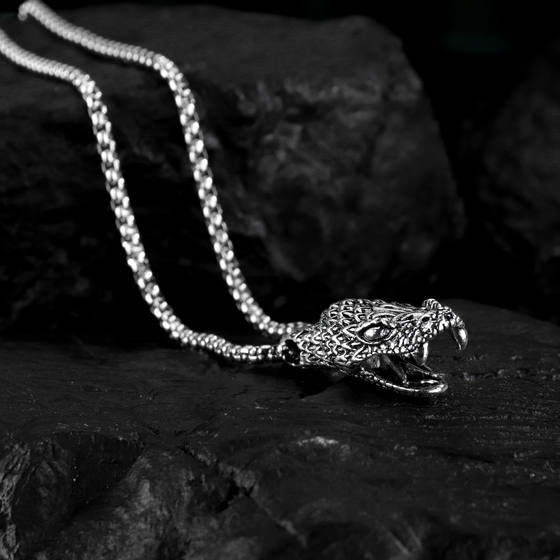 Punk Bull Buffalo Skull Pendant Necklace For Cool Men Women Stainless Steel Long Chain Necklace Party Gift Hip Hop Jewelry