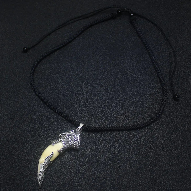 Punk Fashion Brave Men Wolf Gog Teeth Spike Pendant Necklace Women Men Lucky Jewelry Classic Fang Tooth Amulet Pendant Necklace