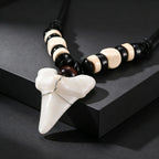 Imitation Shark Teeth Resin Pendant Necklace for Men, Rope Chain Wood Beads Adjustable Choker Necklace, Creative Punk