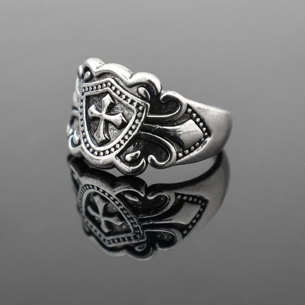 Vintage Knight Cross Amulet Ring for Men — Zinc Alloy
