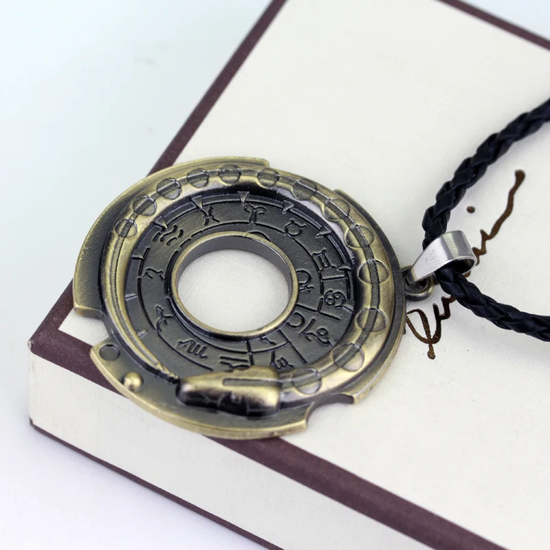 Fashion Metal Alloy Assassins Ezio Cosplay Pendant Necklace Knights Templar Iron Cross Necklaces For Men Women Connor