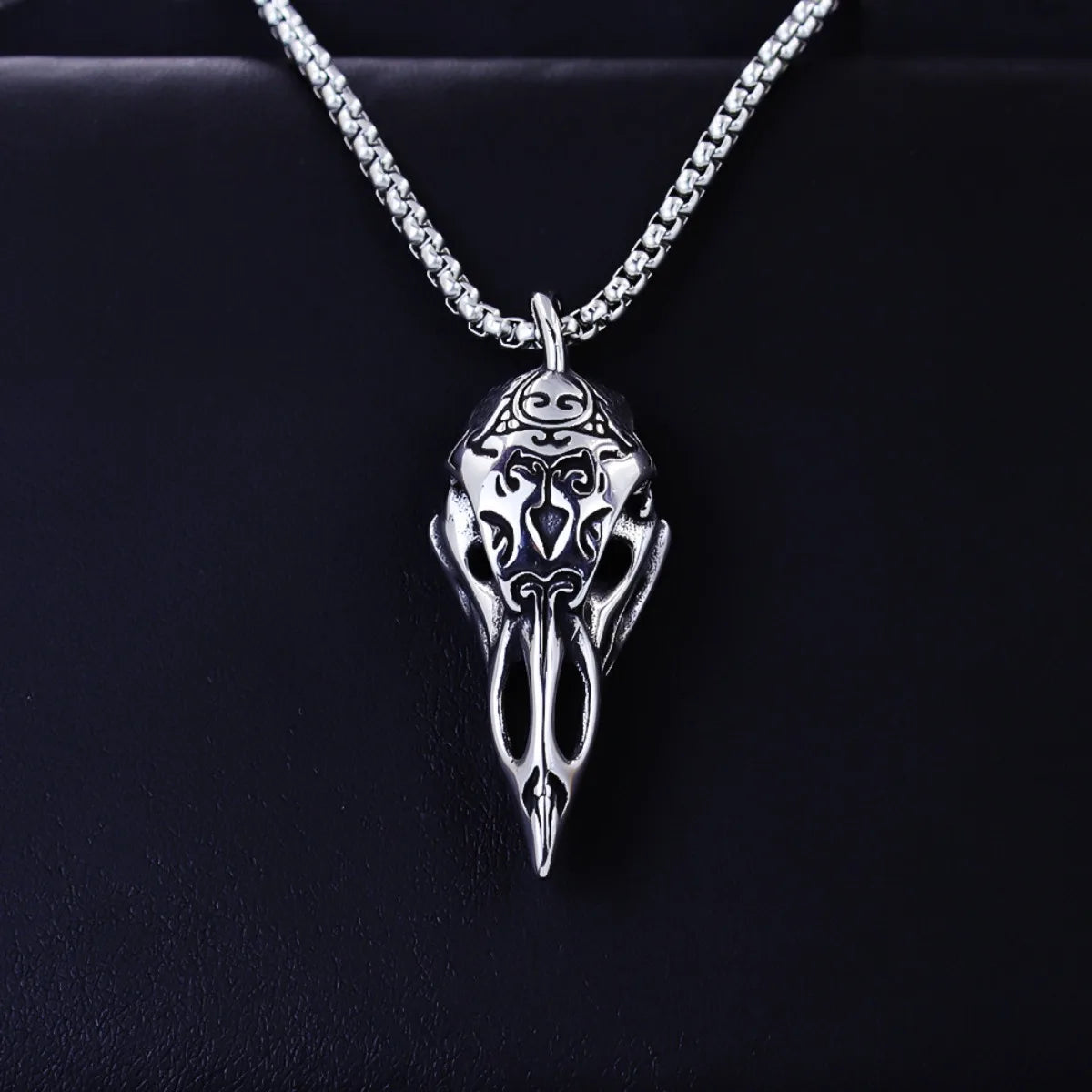 Nordic Crow Skull Pendant Necklace, Retro Animal Jewelry for Men, Lucky Amulet Gift, Viking Style